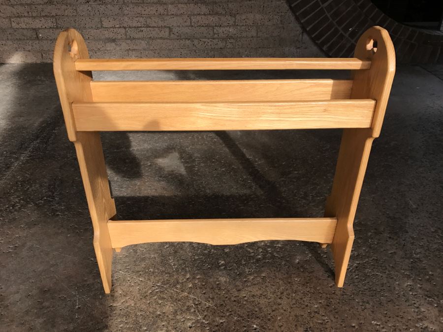 Handmade Wooden Quilt Rack [Photo 3]