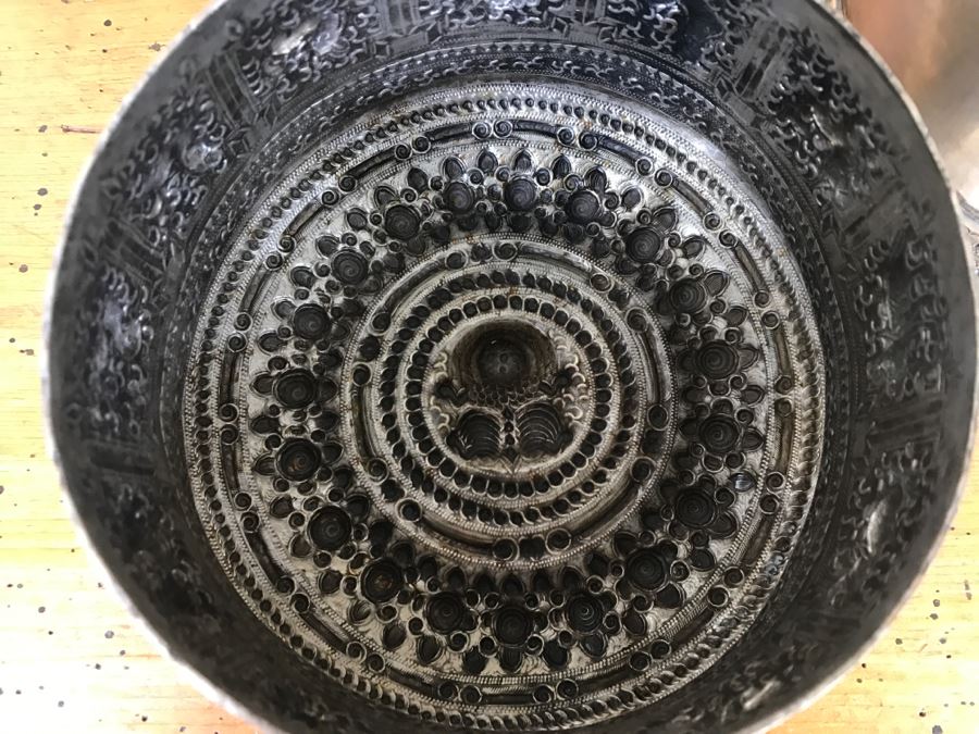 Ornate Asian Repousse Silver Tone Round Box [Photo 21]