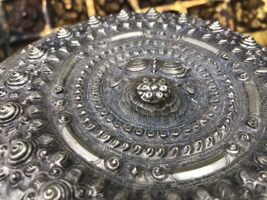 Ornate Asian Repousse Silver Tone Round Box [Photo 15]