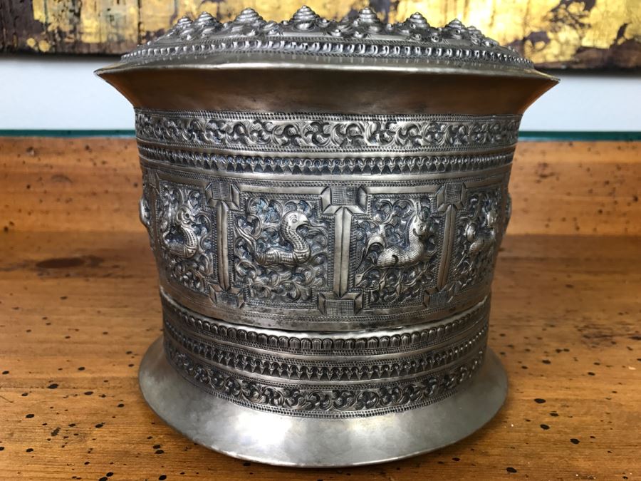 Ornate Asian Repousse Silver Tone Round Box [Photo 12]
