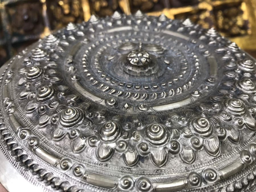 Ornate Asian Repousse Silver Tone Round Box [Photo 14]