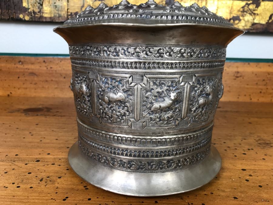 Ornate Asian Repousse Silver Tone Round Box [Photo 11]