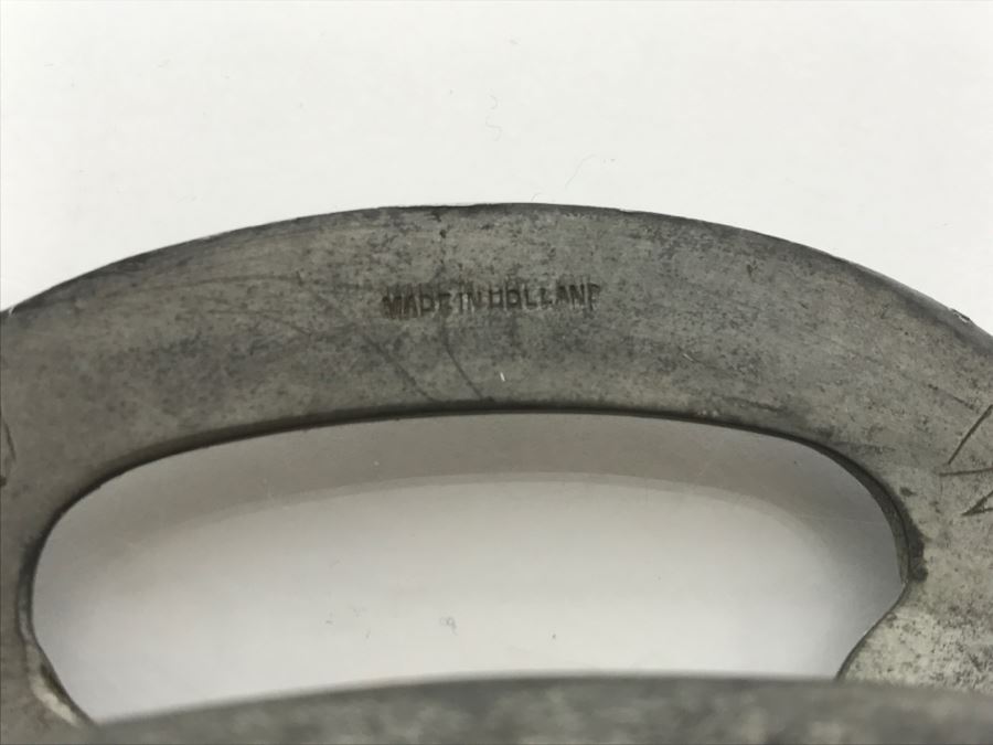 Pair Of Mid-Century Wood And Metal Trays Made In Holland With Round Asian Lacquer Tray [Photo 9]