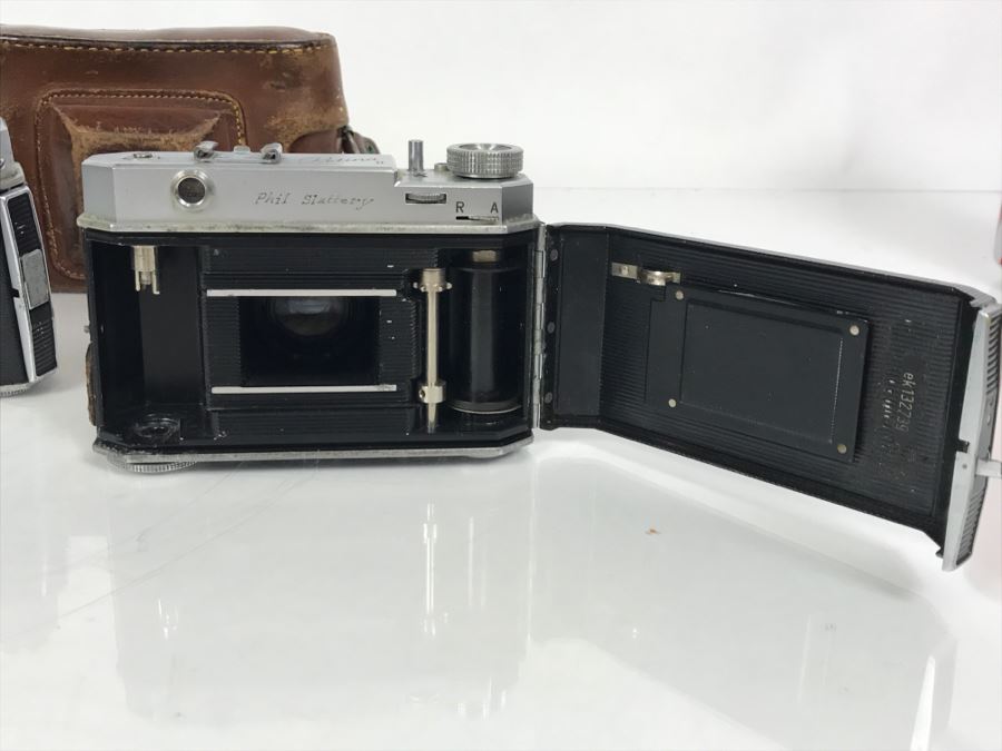 Pair Of Vintage Kodak Retina II Bellows Cameras One With Leather Camera Case [Photo 30]