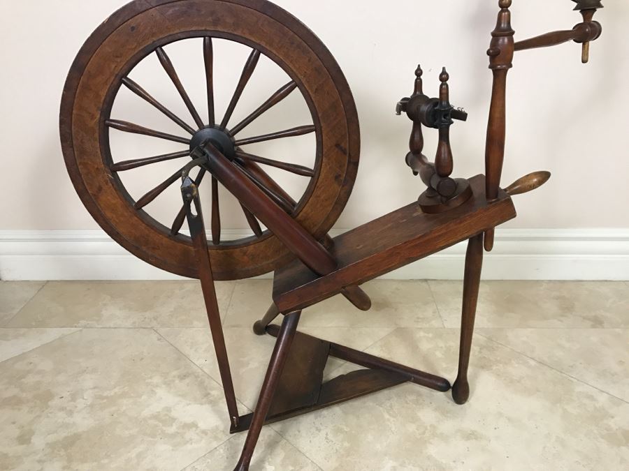 Antique Spinning Wheel Working [Photo 34]