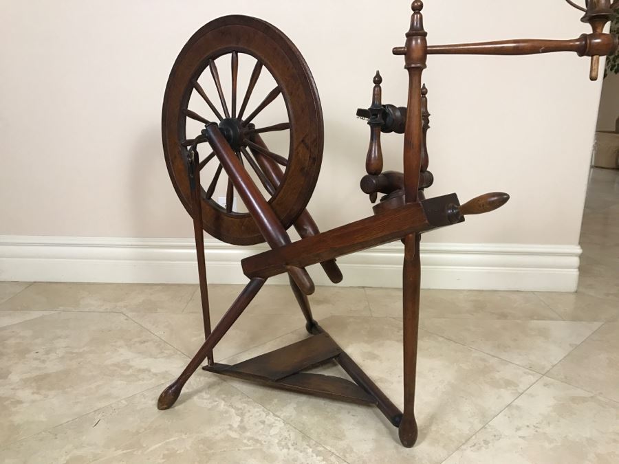 Antique Spinning Wheel Working [Photo 30]