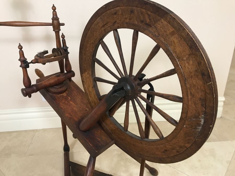 Antique Spinning Wheel Working [Photo 6]