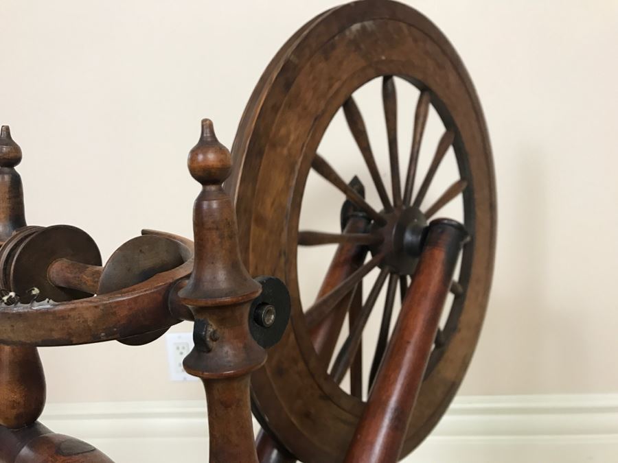Antique Spinning Wheel Working [Photo 21]