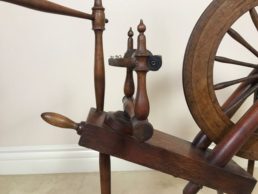 Antique Spinning Wheel Working [Photo 14]