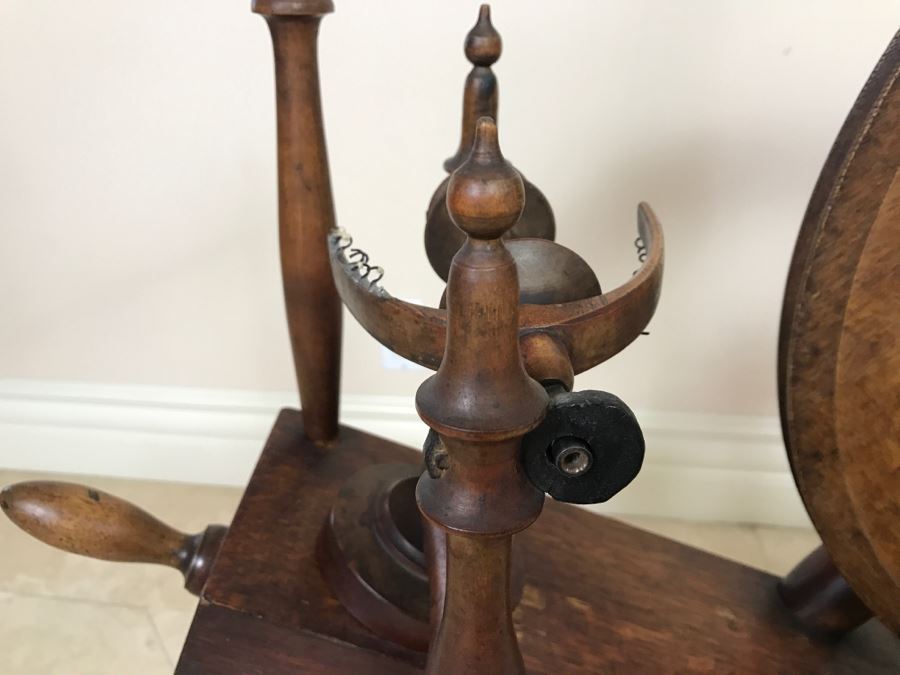 Antique Spinning Wheel Working [Photo 13]