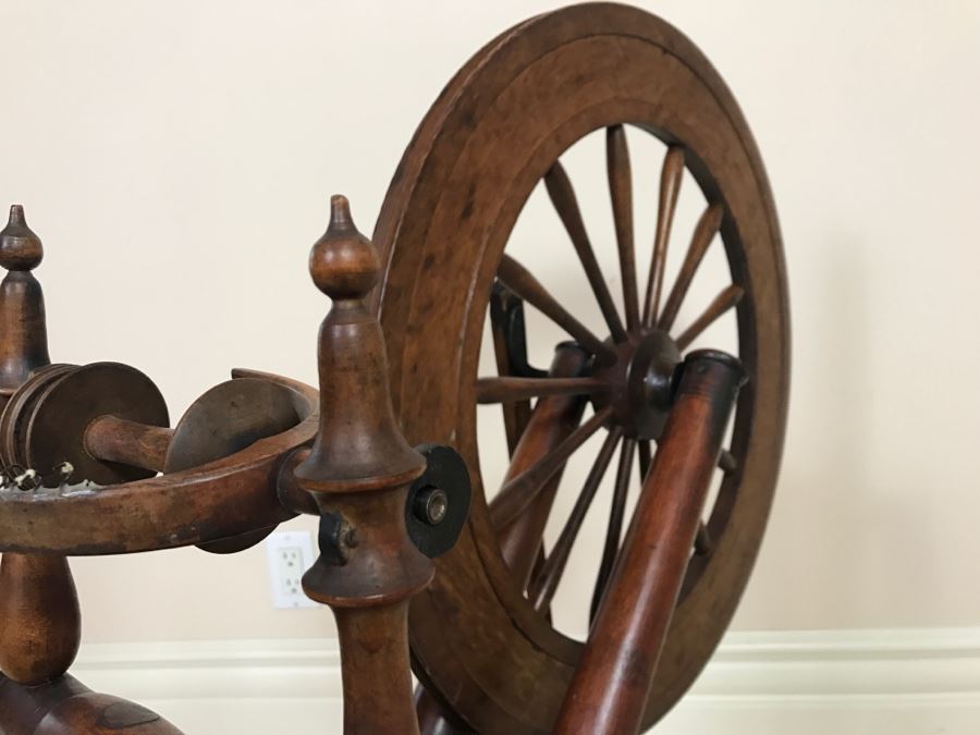 Antique Spinning Wheel Working [Photo 22]
