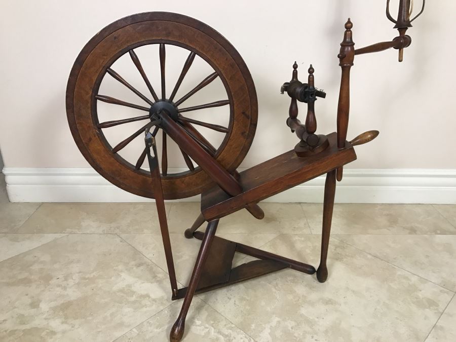 Antique Spinning Wheel Working [Photo 33]