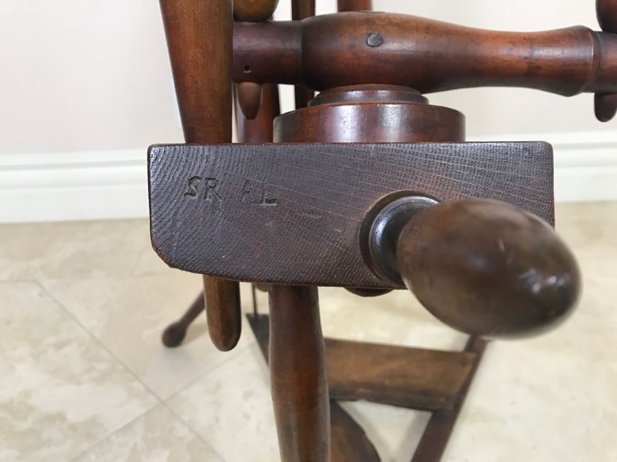 Antique Spinning Wheel Working [Photo 23]