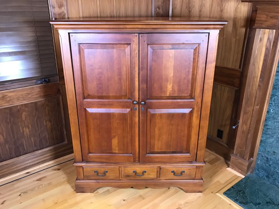 Hooker Furniture Wooden Entertainment Center Cabinet With Pocket Doors [Photo 3]