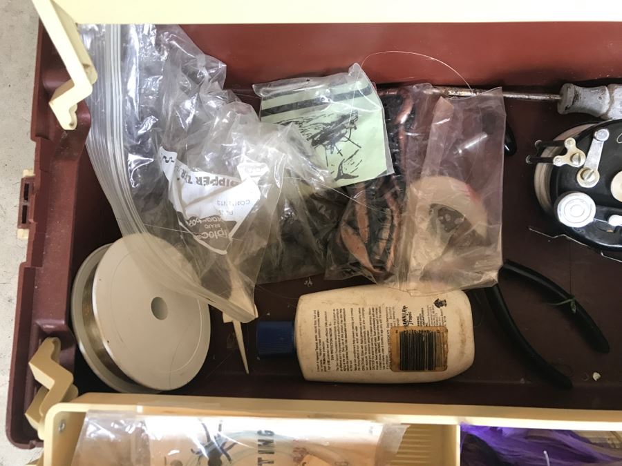 PLANO Fishing Tackle Box With Salt Water Tackle Fishing Lures [Photo 9]