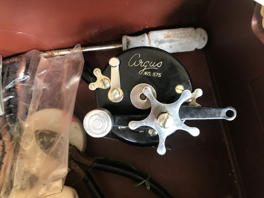 PLANO Fishing Tackle Box With Salt Water Tackle Fishing Lures [Photo 7]