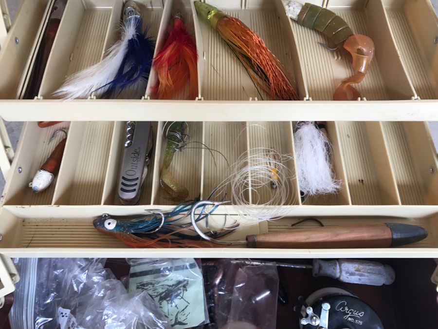 PLANO Fishing Tackle Box With Salt Water Tackle Fishing Lures [Photo 5]