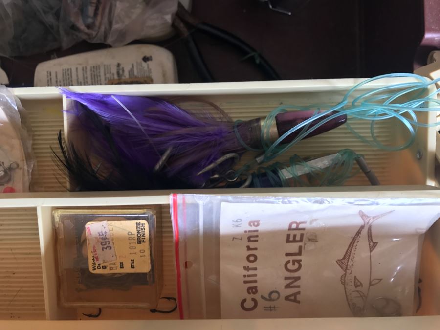 PLANO Fishing Tackle Box With Salt Water Tackle Fishing Lures [Photo 11]