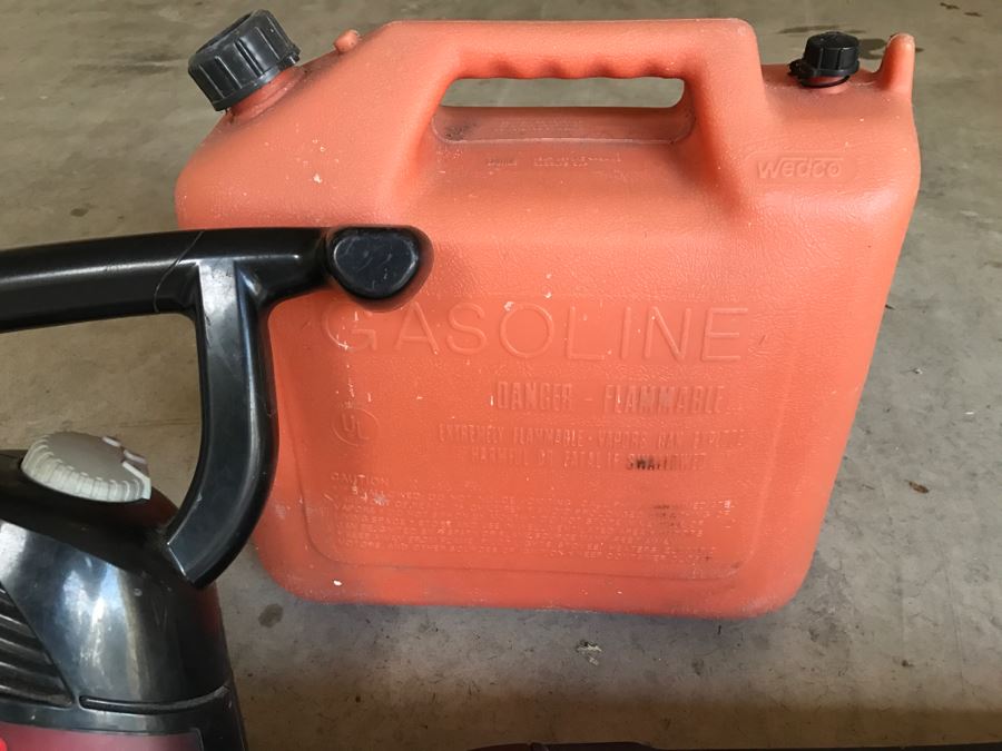 Tool Lot With TORO Electric Rake & Vac Model 51574, Gas Can, DeLonghi