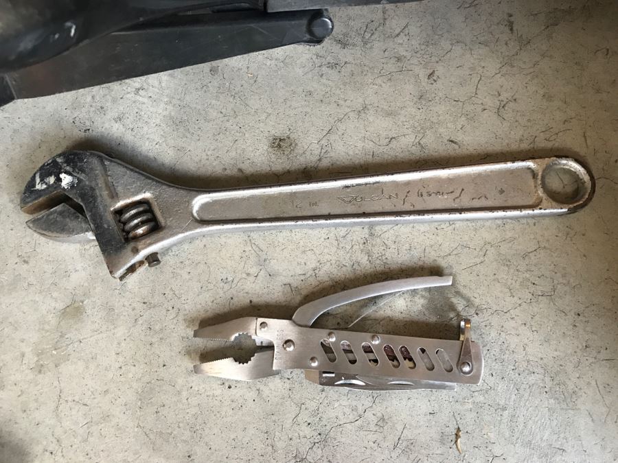 Tool Lot With TORO Electric Rake & Vac Model 51574, Gas Can, DeLonghi