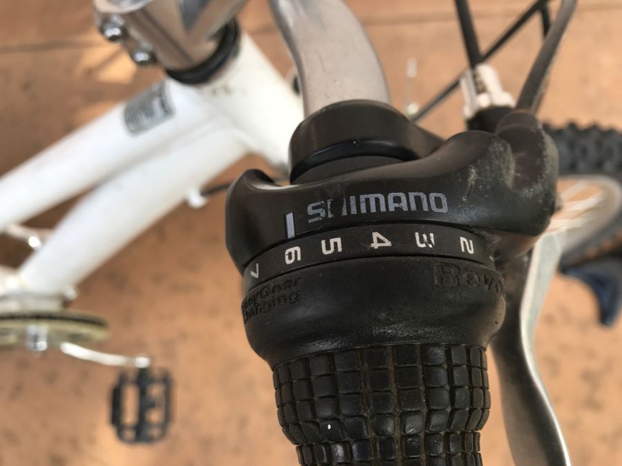 Kids Mountain Bike From Performance Bicycle Shop With Serfas Bike Pump [Photo 6]