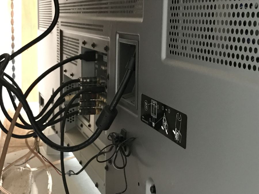 Panasonic High Definition Plasma Television Model TH-58PX60U 58' With Remote [Photo 8]