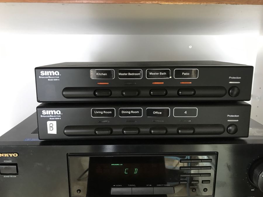 ONKYO Stereo Receiver TX-8211, (2) Sima Speaker Selectors Model SSW-4 And ONKYO CD Disc Changer 1 (Note CD Player Plays But Doesn't Open) [Photo 3]