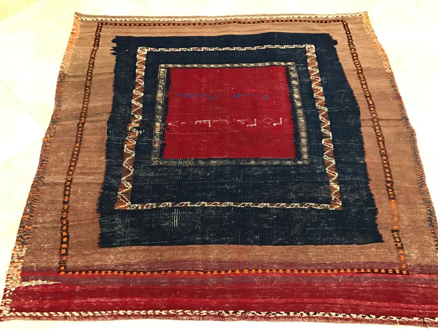 Vintage Persian Rug Hand Knotted Wool Measures 3'9' X 3'10' [Photo 5]