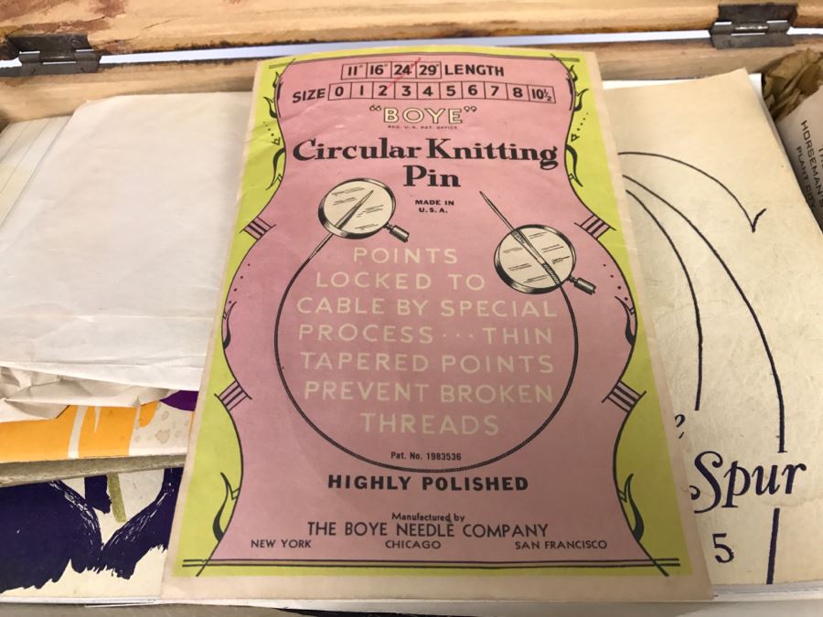 Vintage Asian Relief Carved Wooden Box Filled With Various Photographs And Ephemera - See All Photos [Photo 44]