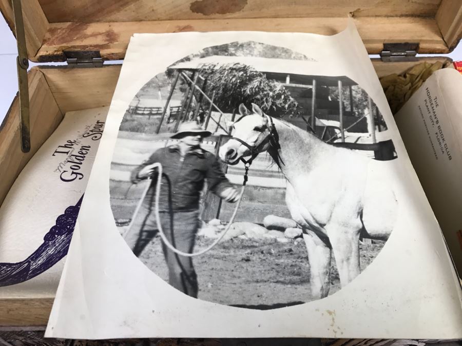 Vintage Asian Relief Carved Wooden Box Filled With Various Photographs And Ephemera - See All Photos [Photo 52]