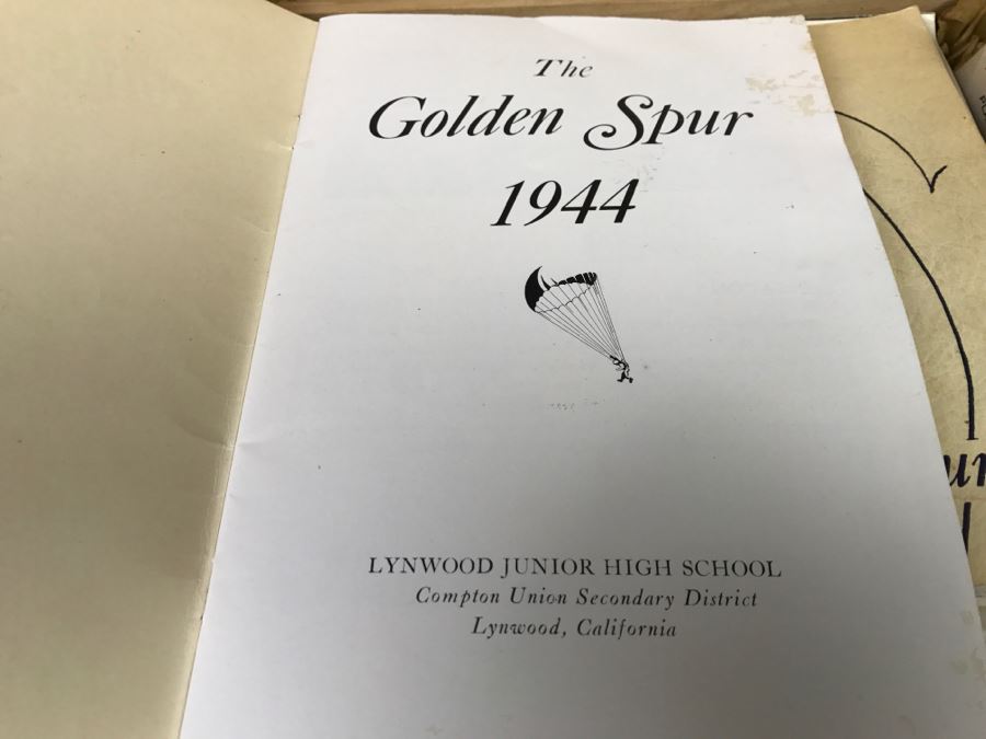 Vintage Asian Relief Carved Wooden Box Filled With Various Photographs And Ephemera - See All Photos [Photo 47]