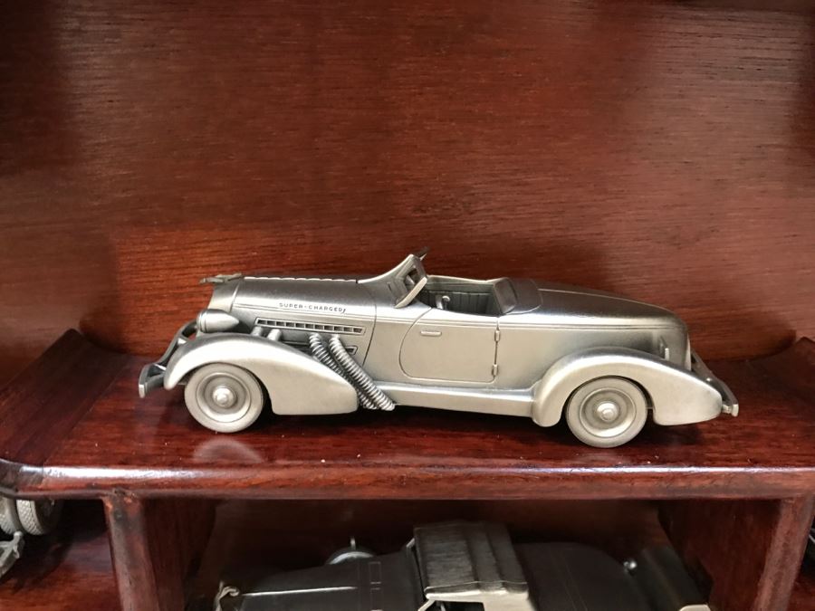 Huge Collection Of (21) Danbury Mint Pewter Classic Cars Of The World In An Asian Rosewood Hanging Display Box With Glass Front [Photo 21]