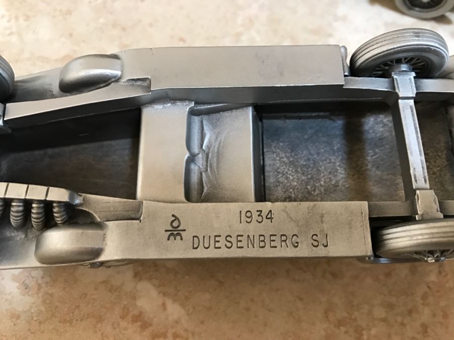 Huge Collection Of (21) Danbury Mint Pewter Classic Cars Of The World In An Asian Rosewood Hanging Display Box With Glass Front [Photo 30]