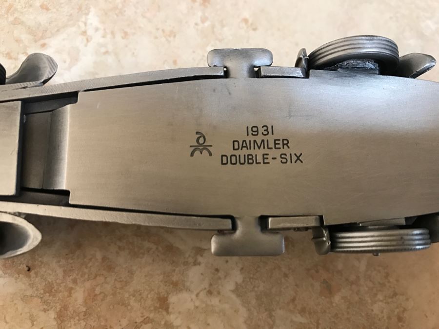 Huge Collection Of (21) Danbury Mint Pewter Classic Cars Of The World In An Asian Rosewood Hanging Display Box With Glass Front [Photo 31]