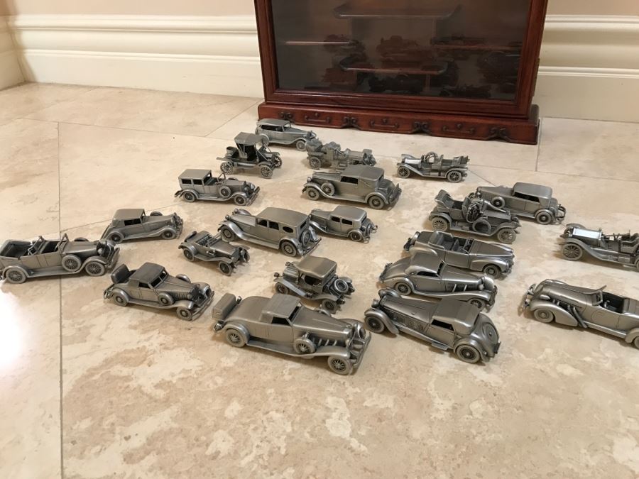 Huge Collection Of (21) Danbury Mint Pewter Classic Cars Of The World In An Asian Rosewood Hanging Display Box With Glass Front [Photo 6]