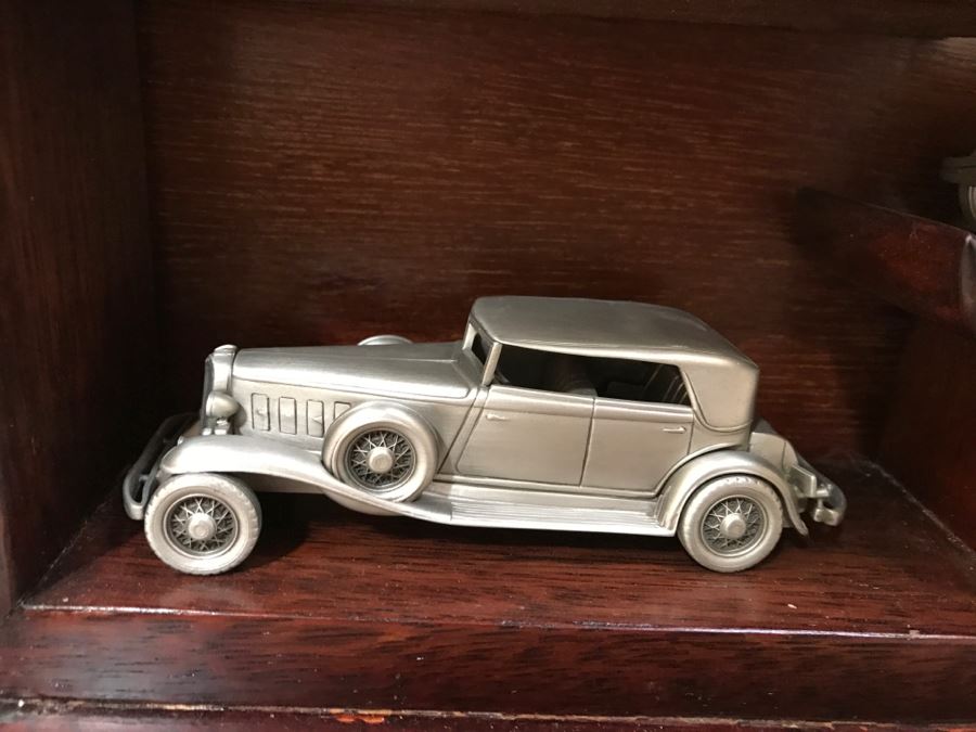 Huge Collection Of (21) Danbury Mint Pewter Classic Cars Of The World In An Asian Rosewood Hanging Display Box With Glass Front [Photo 24]