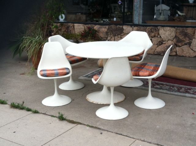 White Tulip Dining Set