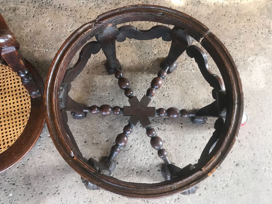 Dutch Colonial Burgermeister Chair Cane Seat - Seat Rotates 360Deg - Estimate $800-$1,200 [Photo 22]