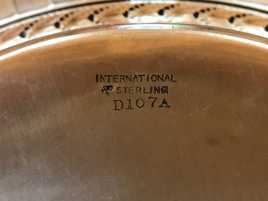 Large Sterling Silver Monogramed Bowl With Chased Design And Handles 452g [Photo 9]