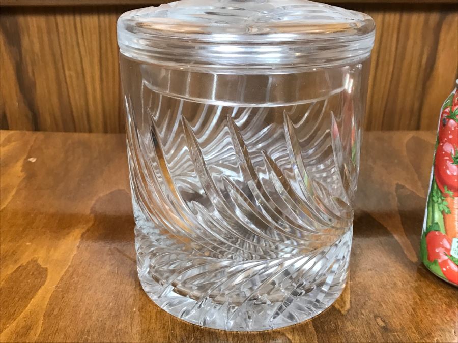 Lidded Crystal Jar [Photo 3]