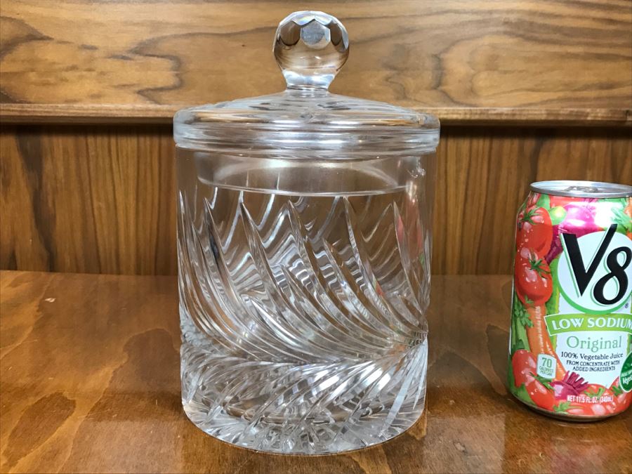 Lidded Crystal Jar [Photo 2]