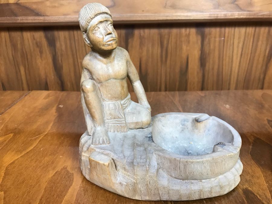 Vintage Carved Wooden Sculpture Ashtray [Photo 2]