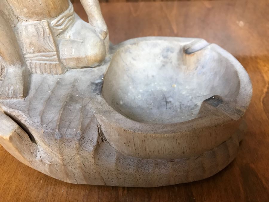 Vintage Carved Wooden Sculpture Ashtray [Photo 3]