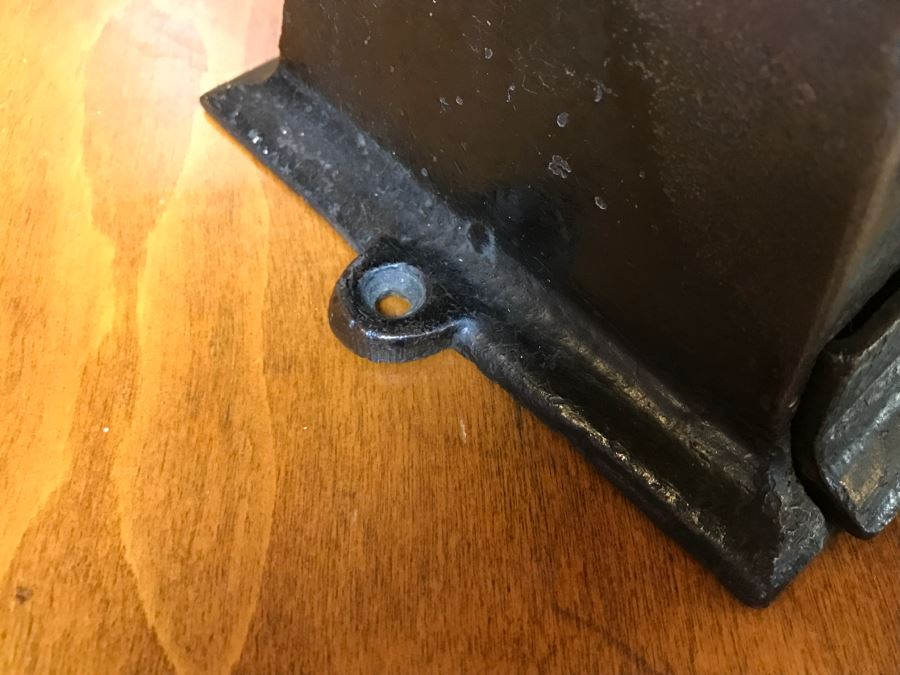 Heavy Antique Cast Iron And Brass Coffee Grinder J & W Findlay United Kingdom English With Holes For Bolting [Photo 13]