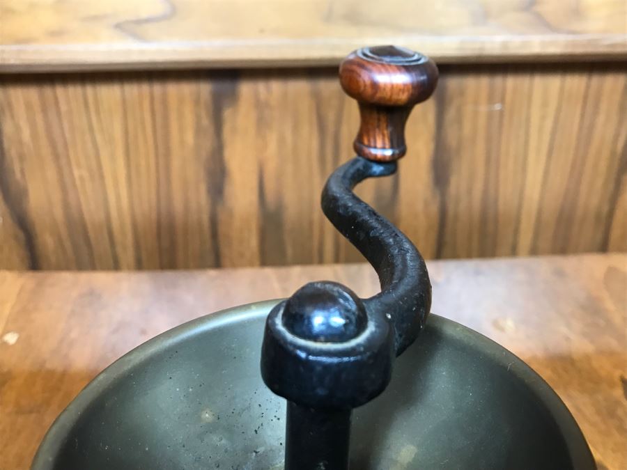 Heavy Antique Cast Iron And Brass Coffee Grinder J & W Findlay United Kingdom English With Holes For Bolting [Photo 10]