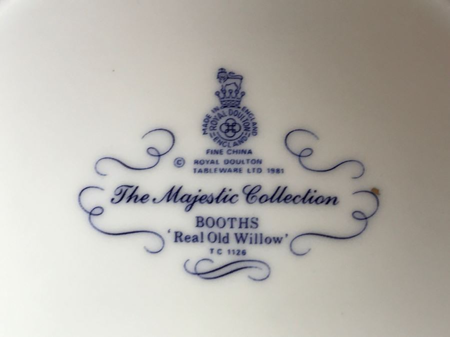 Royal Doulton England Find China The Majestic Collection Booths 'Real Old Willow' Blue And White Apx Service For 8 [Photo 23]