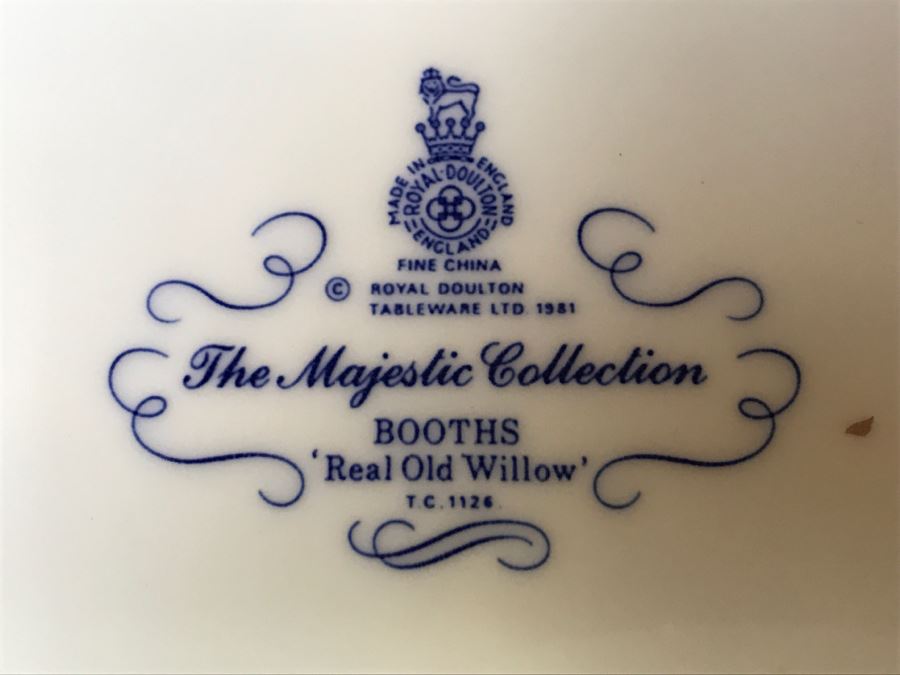 Royal Doulton England Find China The Majestic Collection Booths 'Real Old Willow' Blue And White Apx Service For 8 [Photo 19]