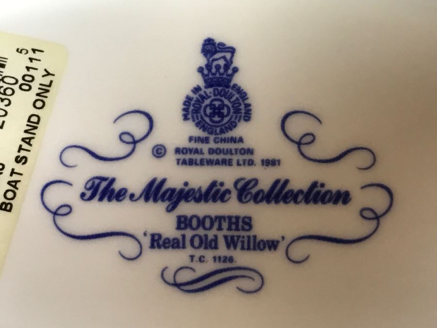 Royal Doulton England Find China The Majestic Collection Booths 'Real Old Willow' Blue And White Apx Service For 8 [Photo 22]