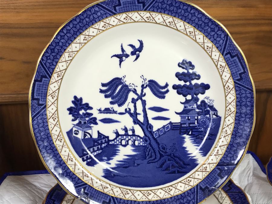 Royal Doulton England Find China The Majestic Collection Booths 'Real Old Willow' Blue And White Apx Service For 8 [Photo 14]