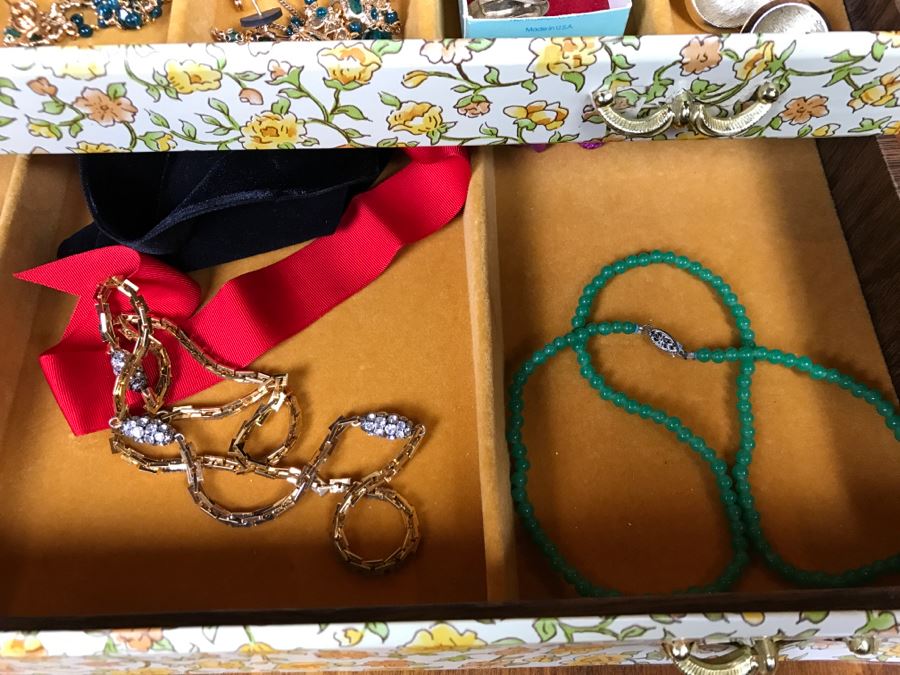 Vintage Jewelry Box With Various Costume Jewelry Some Signed [Photo 10]